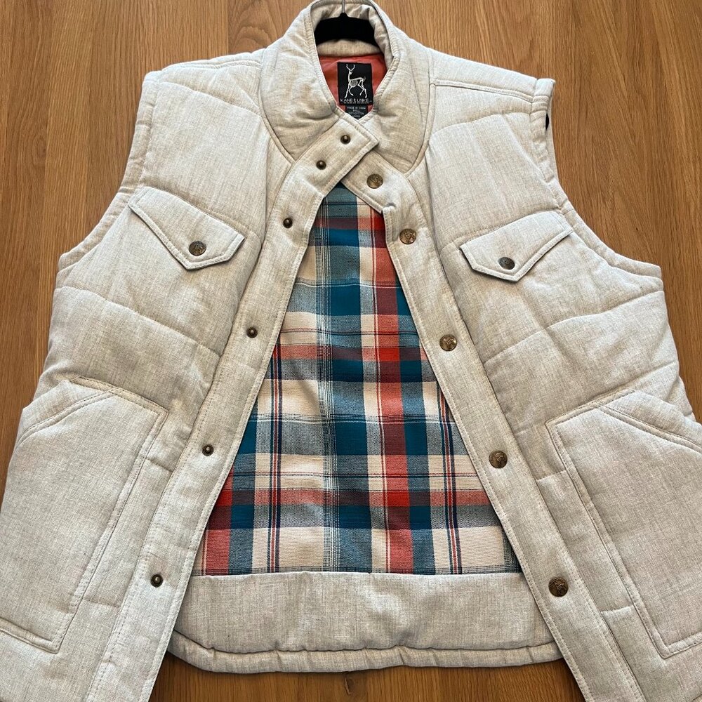 Kane & Unch Quilted Off White Vest, Size L